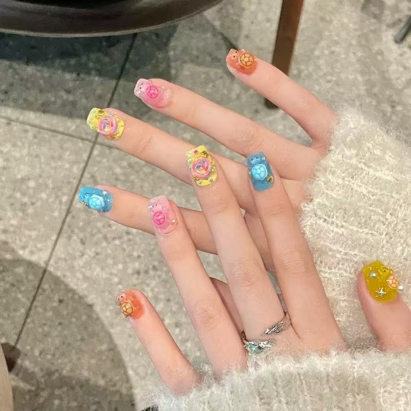 100個のミニカラフルタートルレジンチャーム、フラットバック - Phone Accessories Charms のレビューと価格
